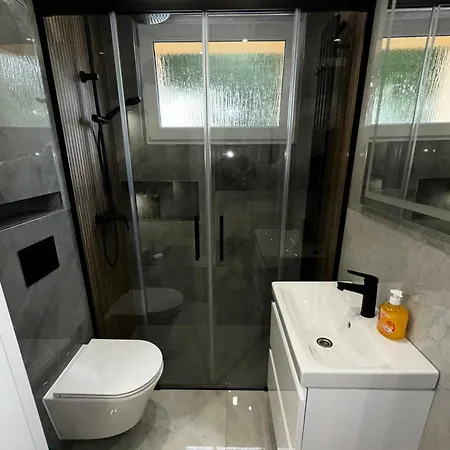 Nad Nysa Klodzka Apartment